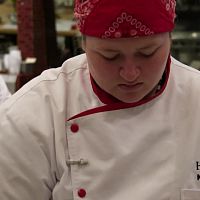 Hells Kitchen US S20E05 Stirring the Pot 720p AMZN WEBRip DDP5 1 x264 NTb TGx