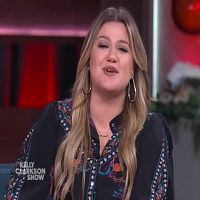 The Kelly Clarkson Show 2022 02 14 Chelsea Handler 480p x264 mSD TGx