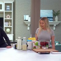 Selena plus Chef S04E02 WEB x264 PHOENiX