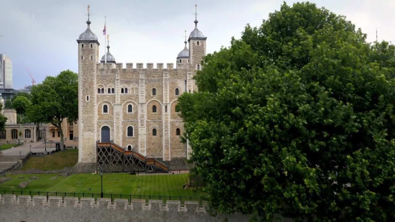 Inside the Tower of London S01 COMPLETE 720p HDTV x264 GalaxyTV