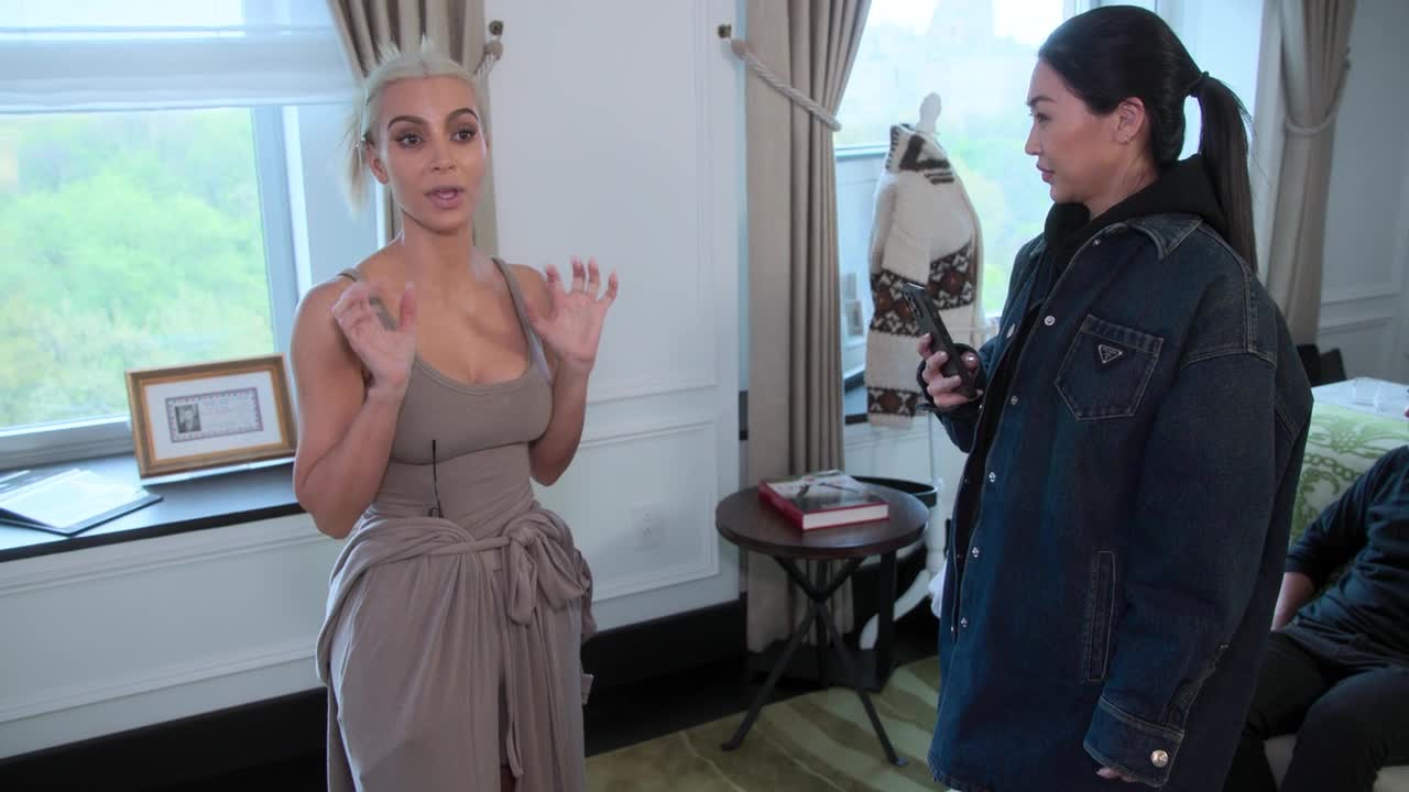 The Kardashians S02E09 Its Met Monday 720p DSNP WEBRip DDP5 1 x264 NTb TGx