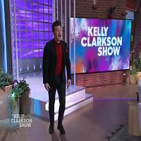 The Kelly Clarkson Show 2022 11 17 Mindy Kaling 480p x264 mSD TGx