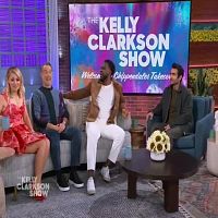 The Kelly Clarkson Show 2022 11 30 Kumail Nanjiani 480p x264 mSD TGx