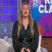 The Kelly Clarkson Show 2023 03 22 Chrissy Teigen 480p x264 mSD TGx