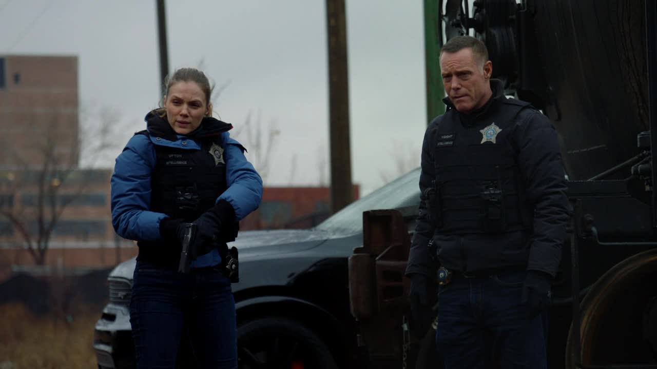 Chicago PD S10E17 Out of the Depths 720p AMZN WEBRip DDP5 1 x264 KiNGS TGx