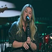 The Kelly Clarkson Show 2023 04 24 The Gift of Music Hour Jimmie Allen 480p x264 mSD TGx