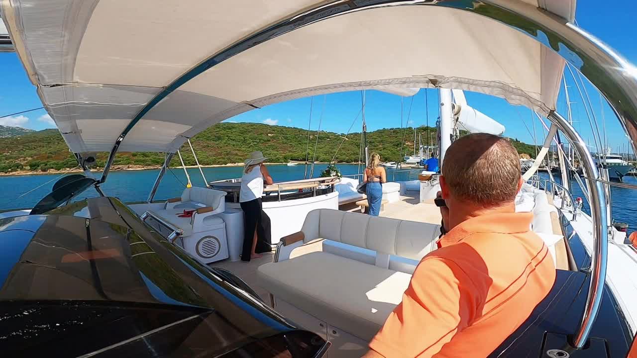 Below Deck Sailing Yacht S04E08 Cheers To Boobies 720p AMZN WEBRip DDP2 0 x264 NTb TGx
