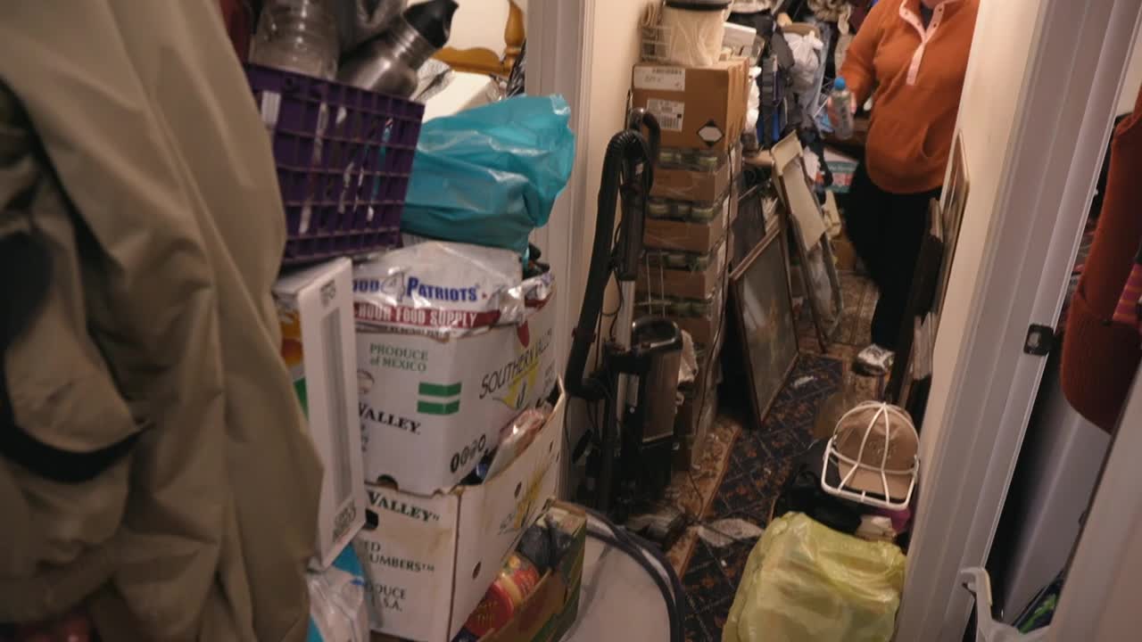 Hoarders S14E04 720p WEB h264 BAE TGx