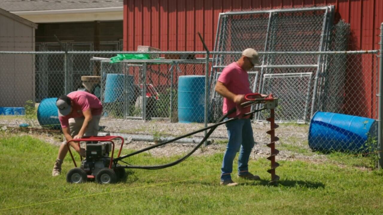 Luann and Sonja Welcome to Crappie Lake S01E05 Taking Care Of Business 720p AMZN WEB DL DDP2 0 H 264