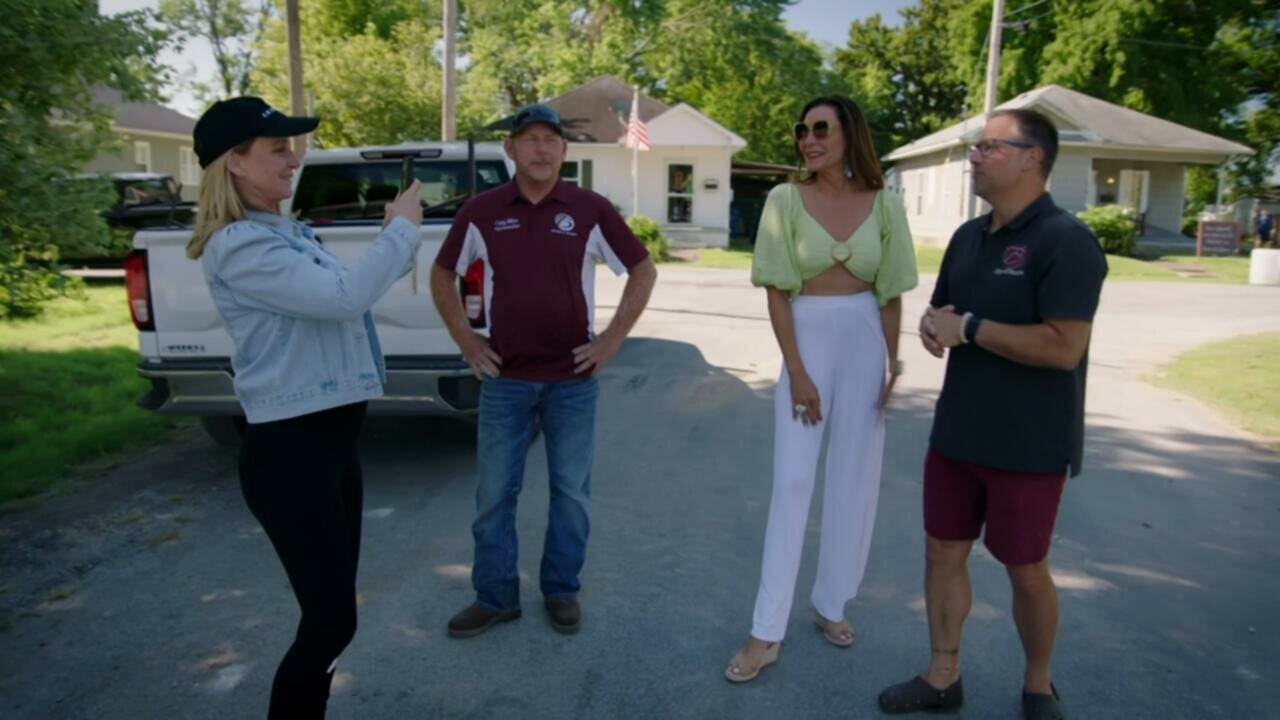 Luann and Sonja Welcome to Crappie Lake S01E05 Taking Care Of Business 720p AMZN WEB DL DDP2 0 H 264