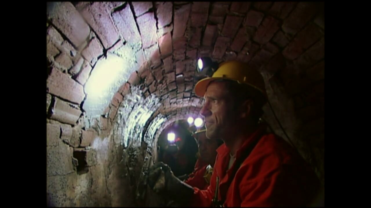 Dirty Jobs S01E02 Sewer Inspector 720p DSCP WEB DL AAC2 0 H 264 NTb TGx