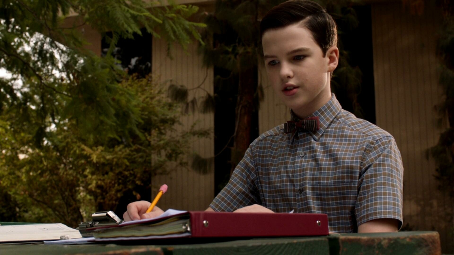Young Sheldon S05E07 An Introduction to Engineering and a Glob of Hair Gel 1080p AMZN WEB DL DDP5 1