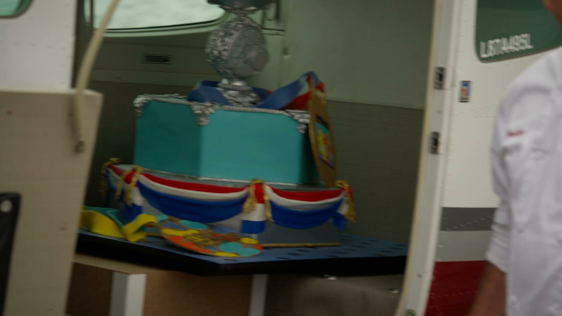 Buddy Valastros Cake Dynasty S01E04 Cakes on a Plane 1080p AMZN WEB DL DDP2 0 H 264 NTb TGx
