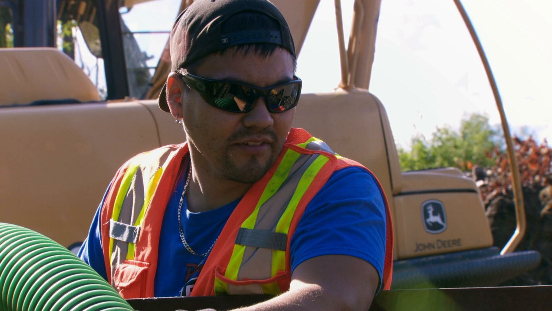 Yukon Gold S04E03 1080p AMZN WEB DL DD2 0 H 264 NTb TGx