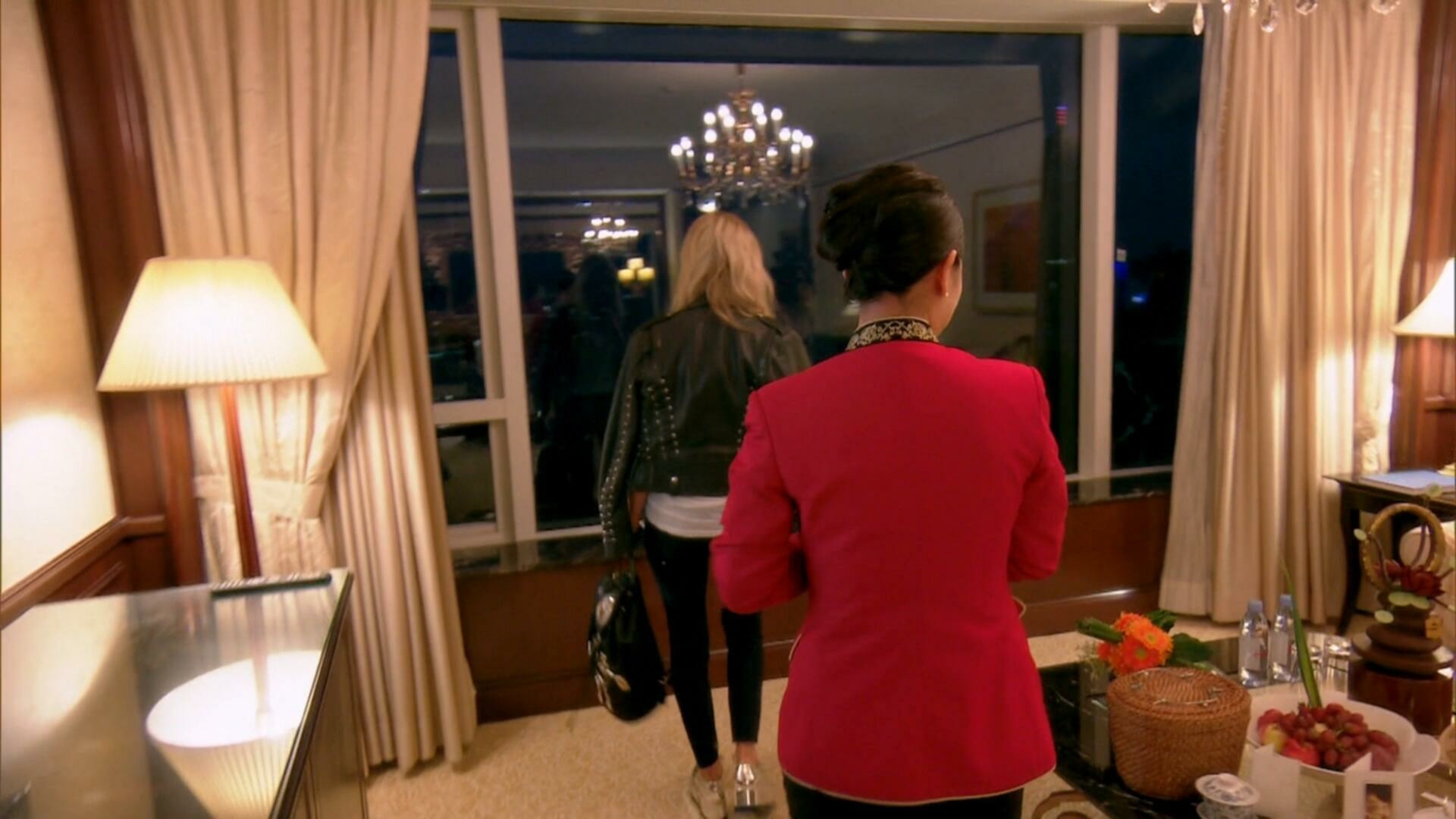 The Real Housewives of Beverly Hills S07E15 Hong Kong Fireworks 1080p AMZN WEB DL DDP5 1 H 264 NTb T