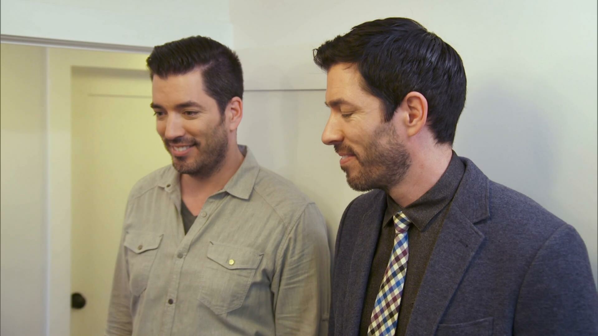 Property Brothers S12E08 Country Chic for A New Generation Carolyn and Gerald 1080p MAX WEB DL DDP2