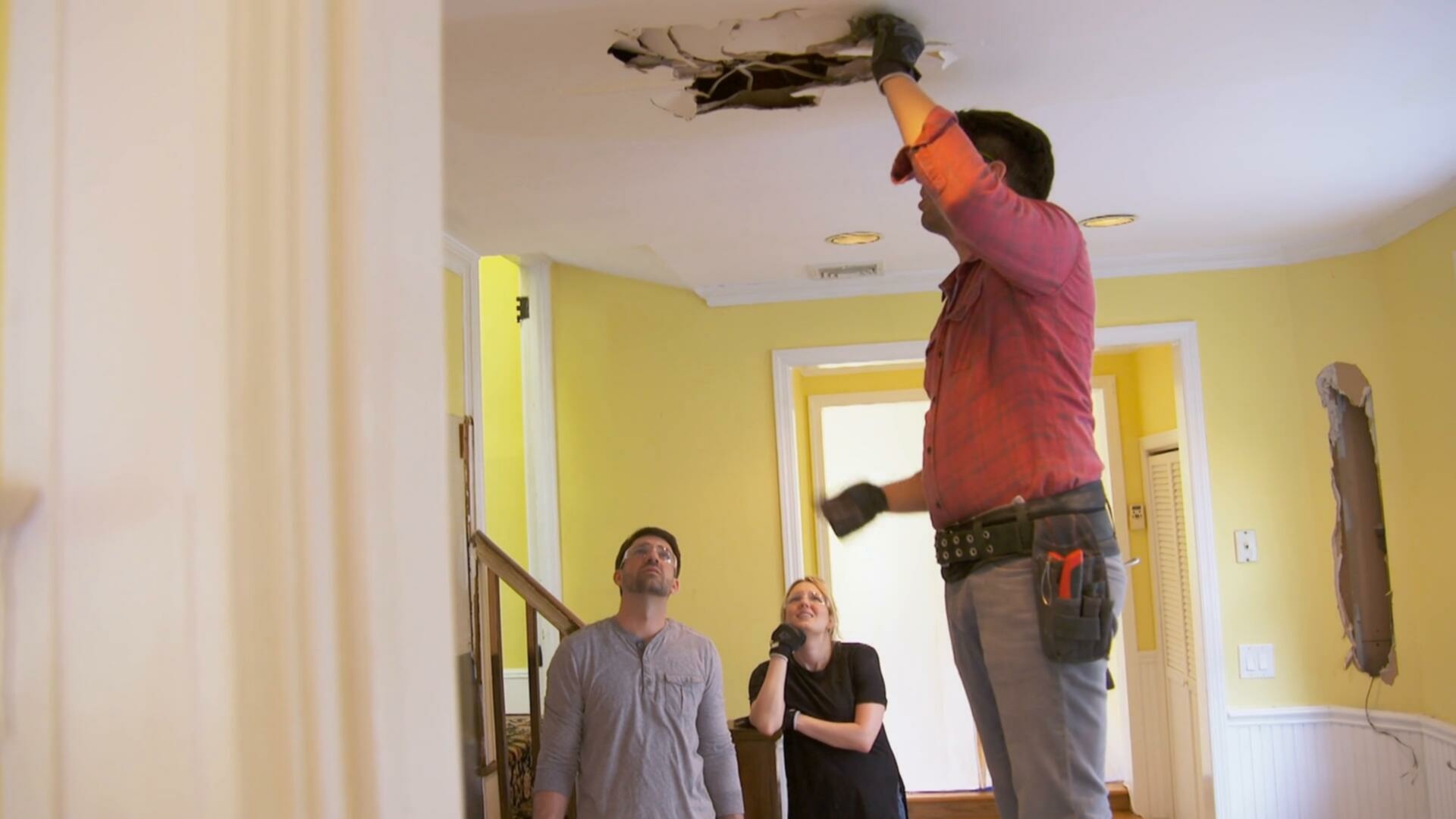 Property Brothers S10E05 Character and Closed Concept Barbra And Greg 1080p MAX WEB DL DDP2 0 H 264