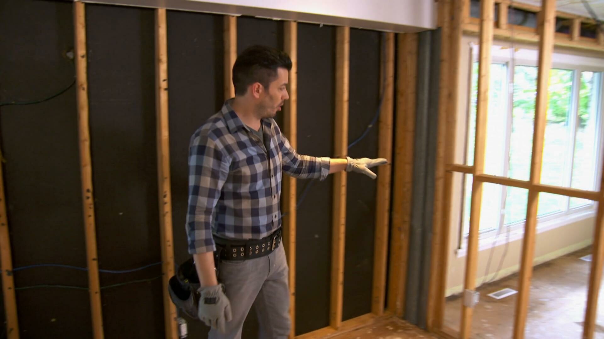 Property Brothers S11E05 Miles Apart George and Jenn 1080p MAX WEB DL DDP2 0 H 264 NTb TGx