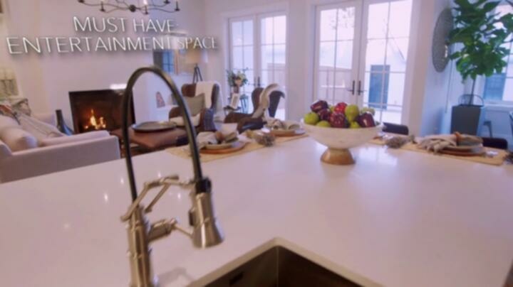 Property Brothers S14E04 WEB x264 TORRENTGALAXY