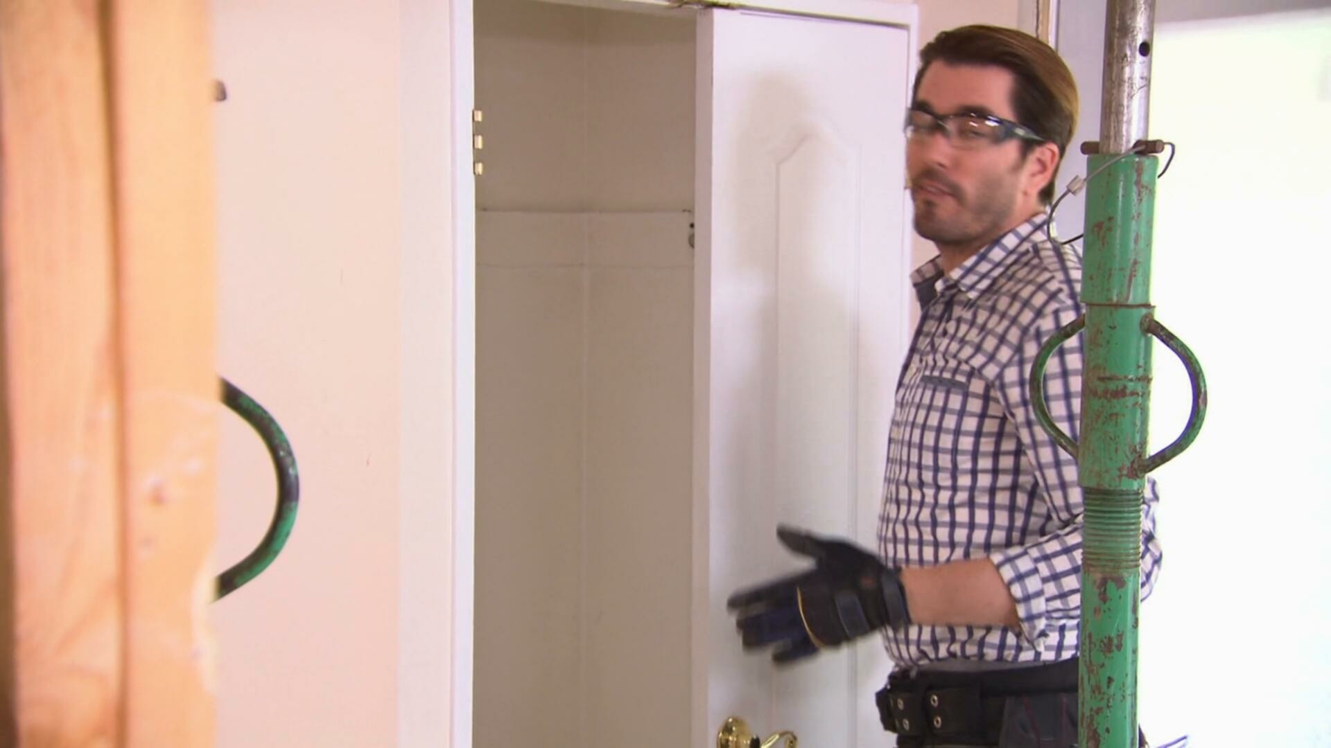 Property Brothers S07E01 A Suburban Home All on Their Own Belinda and Tiago 1080p MAX WEB DL DDP2 0