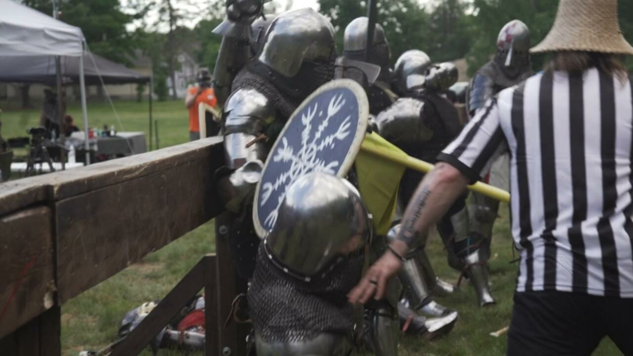 Off the Cuff S02E05 Fighting the Knights of New England Armored Combat League 720p AMZN WEB DL DDP2