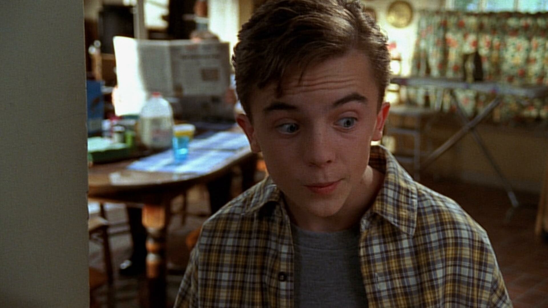 Malcolm in the Middle S01E14 Bots and the Bees 1080p DSNP WEB DL DDP5 1 H 264 FLUX TGx