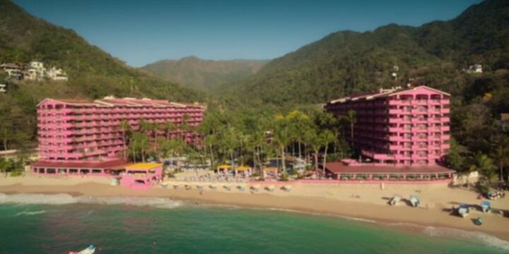 Acapulco 2021 S03E03 WEB x264 TORRENTGALAXY