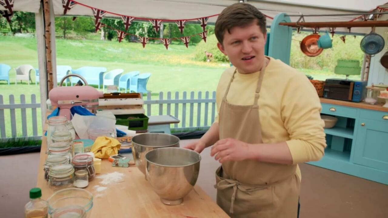 The Great British Bake Off S14E03 720p WEB H264 SKYFiRE TGx