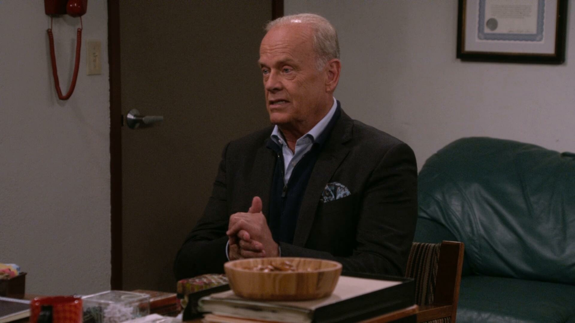 Frasier 2023 S02E04 1080p WEB H264 SuccessfulCrab TGx