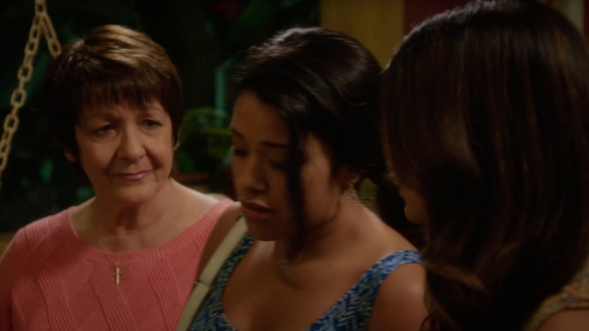 Jane the Virgin S01E17 Chapter Seventeen 1080p WEB DL DD5 1 H 264 NTb TGx