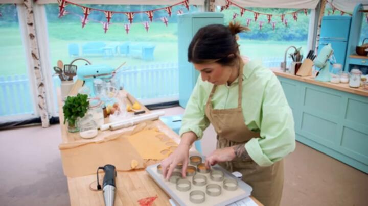 The Great British Bake Off S15E05 WEB x264 TORRENTGALAXY