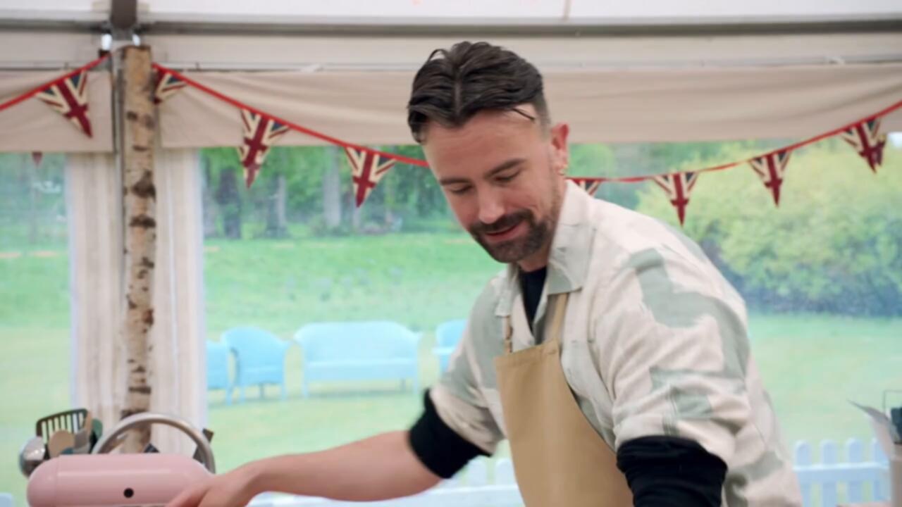 The Great British Bake Off S15E01 720p WEB H264 SKYFiRE TGx