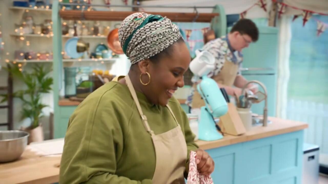 The Great British Bake Off S15E02 720p WEB H264 SKYFiRE TGx