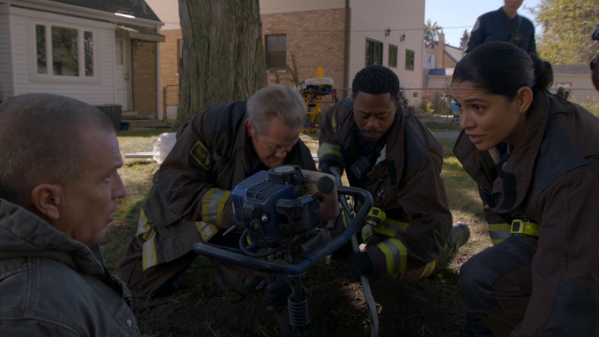 Chicago Fire S13E08 Quicksand 1080p AMZN WEB DL DDP5 1 H 264 FLUX TGx