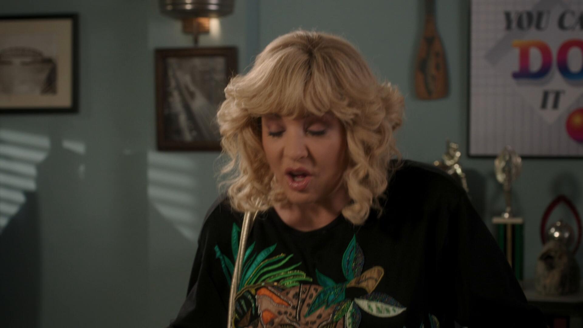 The Goldbergs 2013 S09E07 The Rose Kissy Thing 1080p AMZN WEB DL DDP5 1 H 264 NTb TGx