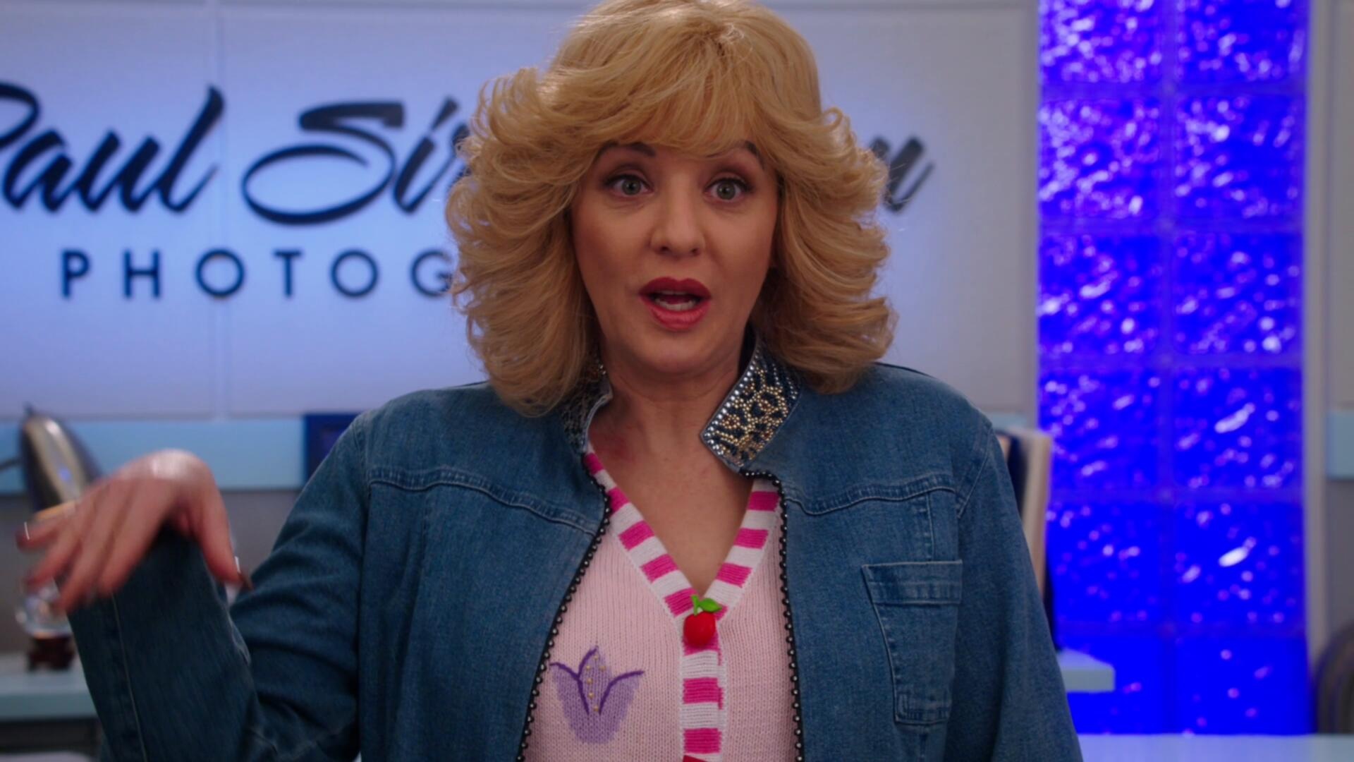 The Goldbergs 2013 S06E22 Mom Trumps Willow 1080p AMZN WEB DL DDP5 1 H 264 NTb TGx